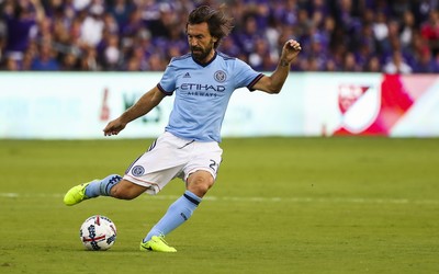 9博评论-更衣室她总放音乐